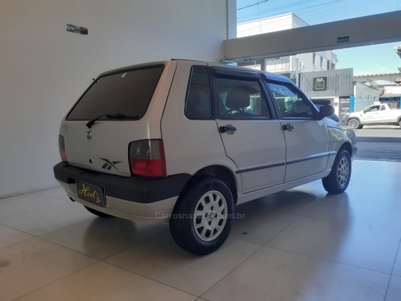 UNO  - 2008 - CANELA