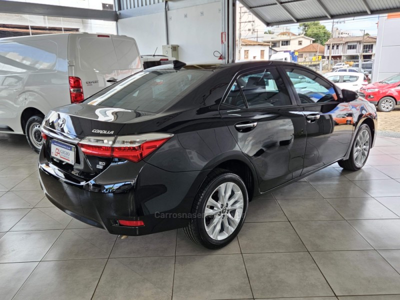 COROLLA 2.0 XEI 16V FLEX 4P AUTOMÁTICO - 2018 - TAPEJARA