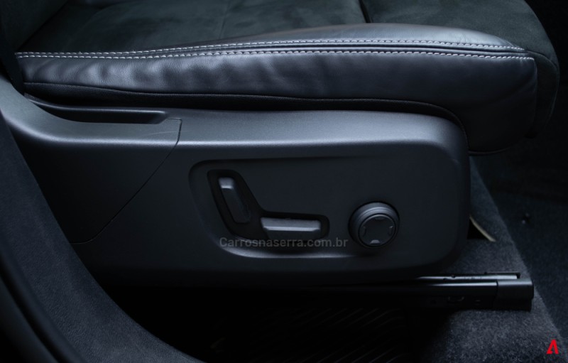 XC 40 1.5 T5 HÍBRIDO R-DESIGN FWD - 2022 - GARIBALDI