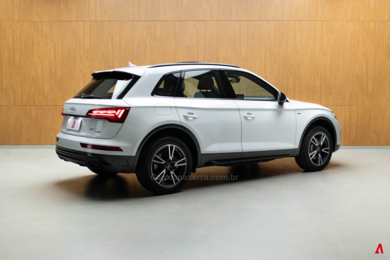 Q5 2.0 55 TFSI PHEV SPORTBACK PERFORMANCE BLACK QUATTRO HÍBRIDO 4P AUTOMÁTICO - 2023 - GARIBALDI