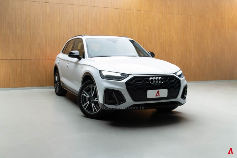 Q5 2.0 55 TFSI PHEV SPORTBACK PERFORMANCE BLACK QUATTRO HÍBRIDO 4P AUTOMÁTICO - 2023 - GARIBALDI