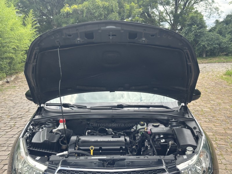 CRUZE 1.8 LT SPORT6 16V FLEX 4P AUTOMÁTICO - 2013 - NOVA PRATA