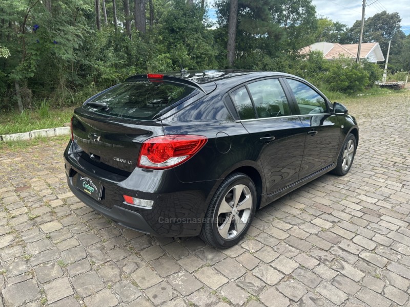 CRUZE 1.8 LT SPORT6 16V FLEX 4P AUTOMÁTICO - 2013 - NOVA PRATA
