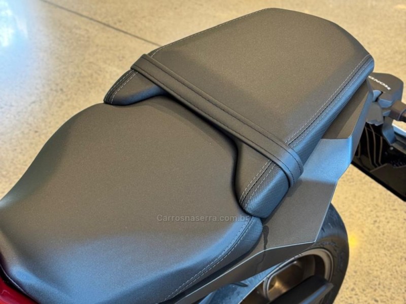 CB 650R E-CLUTCH - 2022 - GARIBALDI