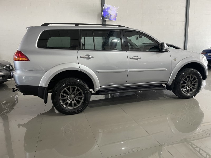 PAJERO DAKAR 3.2 HPE 4X4 7 LUGARES 16V TURBO INTERCOOLER DIESEL 4P AUTOMÁTICO - 2011 - CAXIAS DO SUL