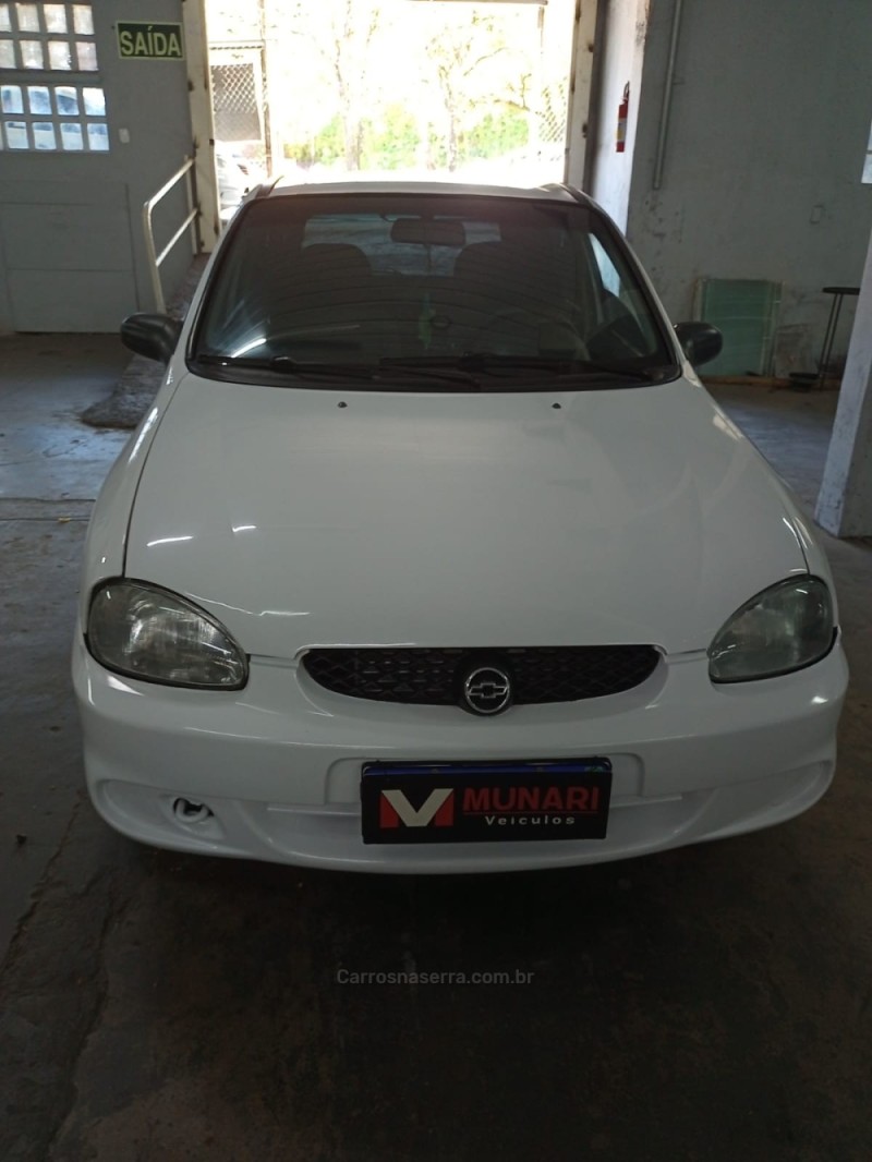 CORSA 1.0 MPFI 8V GASOLINA 4P MANUAL - 2000 - BENTO GONçALVES