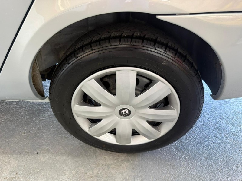 CLIO 1.6 EXPRESSION SEDAN 16V GASOLINA 4P MANUAL - 2004 - CAXIAS DO SUL