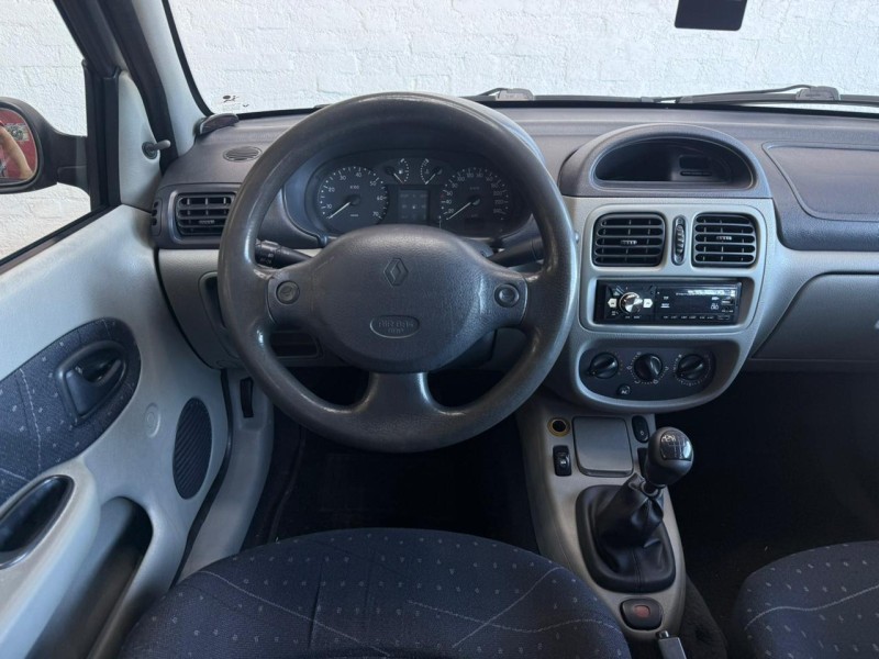 CLIO 1.6 EXPRESSION SEDAN 16V GASOLINA 4P MANUAL - 2004 - CAXIAS DO SUL