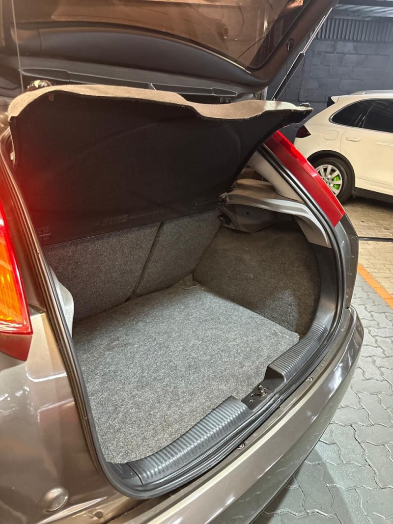 FOCUS 1.8 16V GASOLINA 4P MANUAL - 2001 - CAXIAS DO SUL