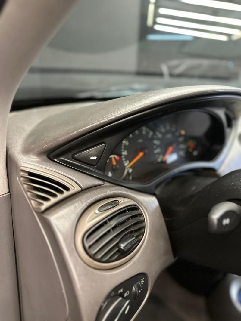 FOCUS 1.8 16V GASOLINA 4P MANUAL - 2001 - CAXIAS DO SUL