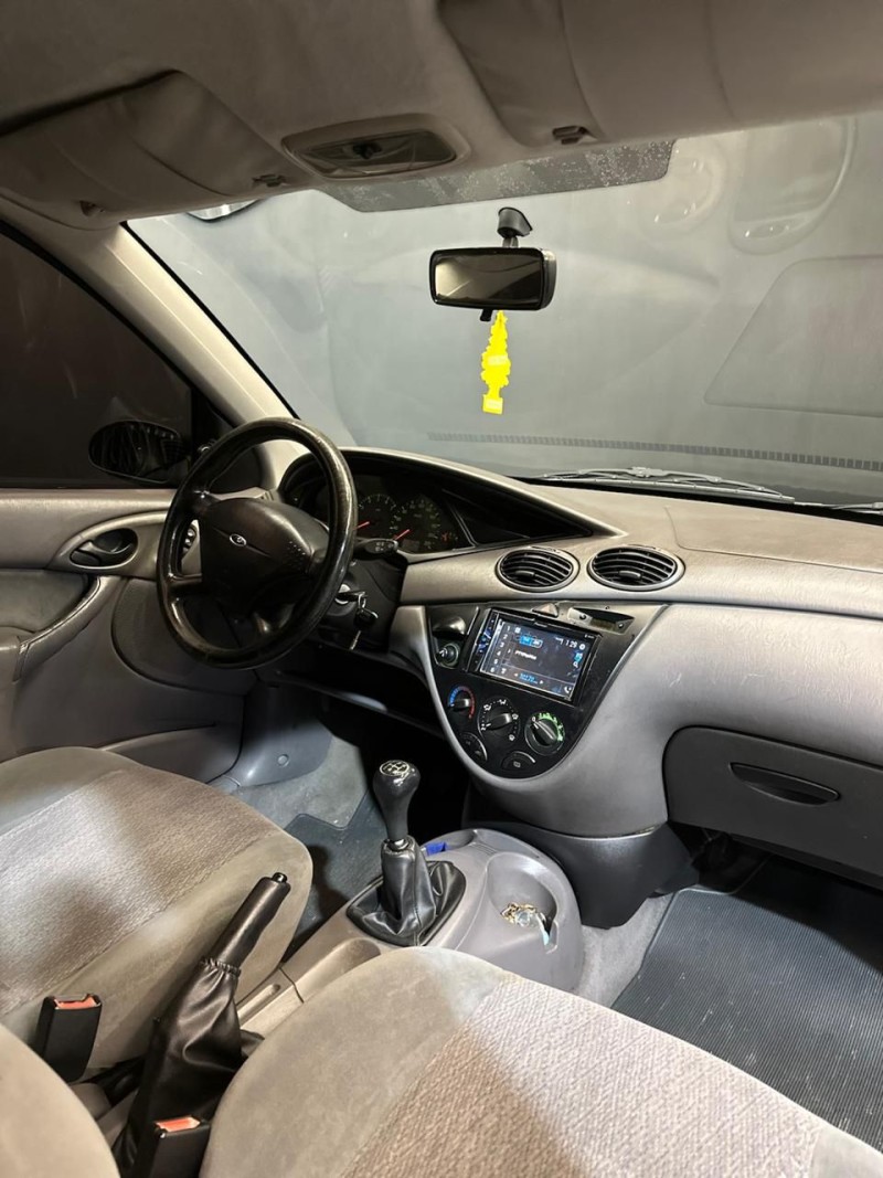 FOCUS 1.8 16V GASOLINA 4P MANUAL - 2001 - CAXIAS DO SUL