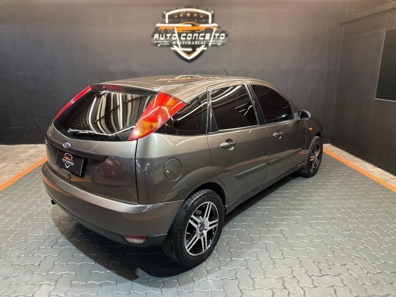 FOCUS 1.8 16V GASOLINA 4P MANUAL - 2001 - CAXIAS DO SUL
