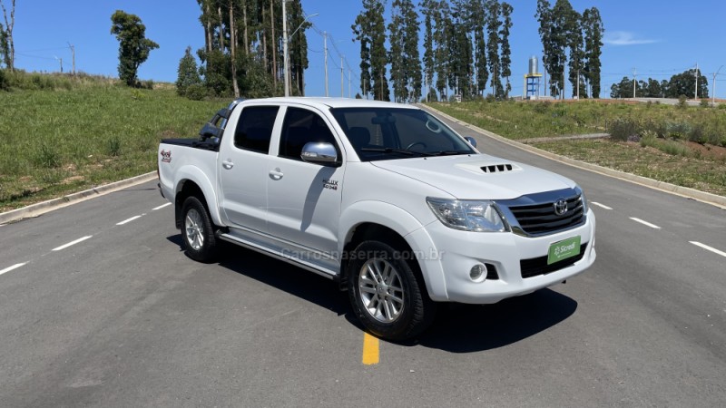 HILUX 3.0 SRV TOP 4X4 CD 16V TURBO INTERCOOLER DIESEL 4P AUTOMÁTICO - 2013 - VILA FLORES
