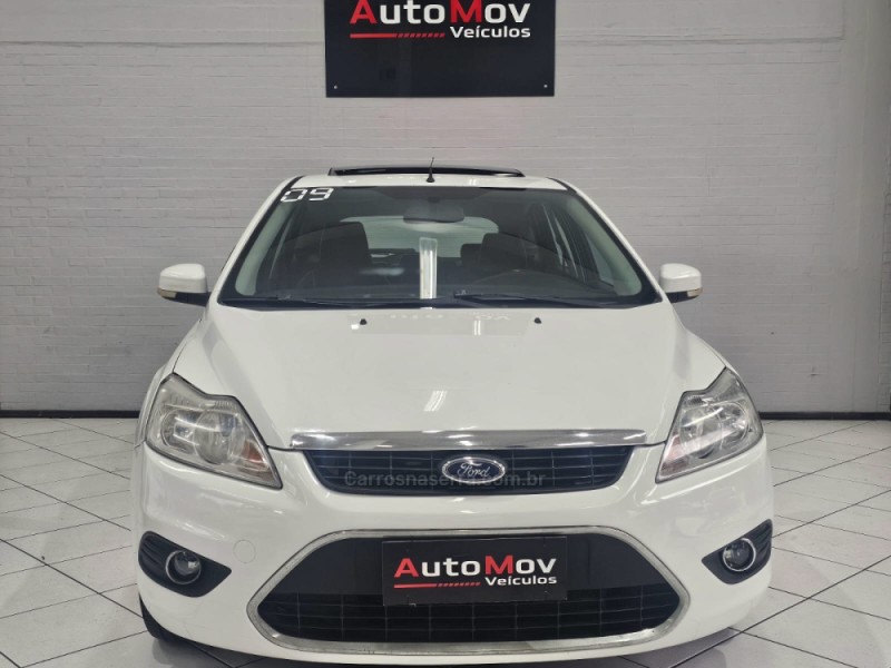 FOCUS 2.0 GHIA 16V GASOLINA 4P MANUAL - 2009 - CAXIAS DO SUL