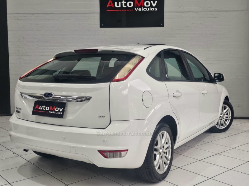 FOCUS 2.0 GHIA 16V GASOLINA 4P MANUAL - 2009 - CAXIAS DO SUL