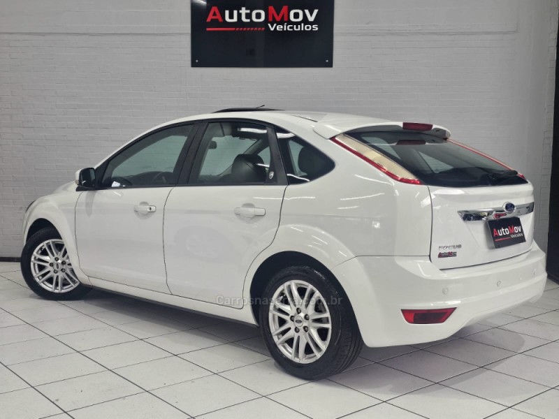 FOCUS 2.0 GHIA 16V GASOLINA 4P MANUAL - 2009 - CAXIAS DO SUL