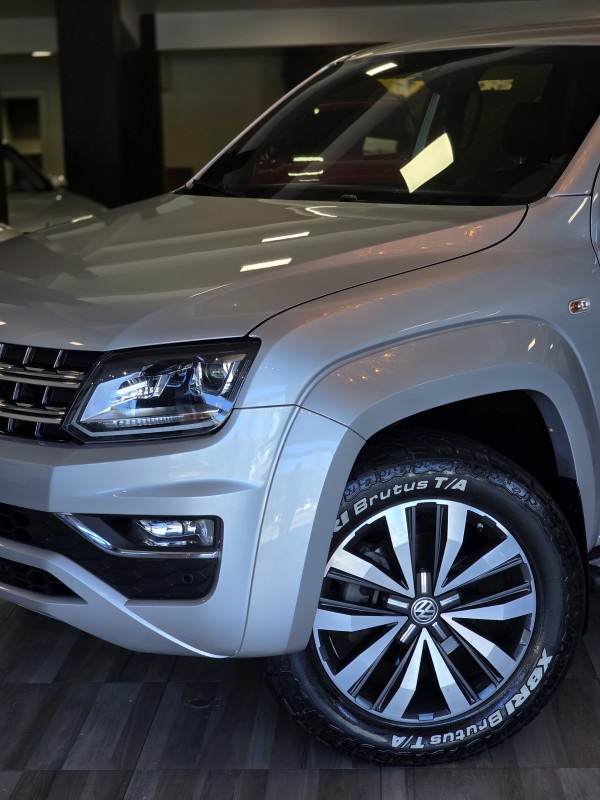 AMAROK 3.0 V6 EXTREME CD DIESEL 4X4 AT 4P AUTOMÁTICO - 2021 - CAXIAS DO SUL