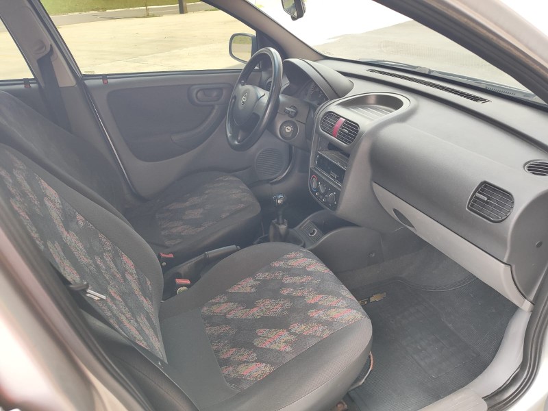 CORSA 1.0 MPFI MAXX 8V GASOLINA 4P MANUAL - 2004 - FARROUPILHA