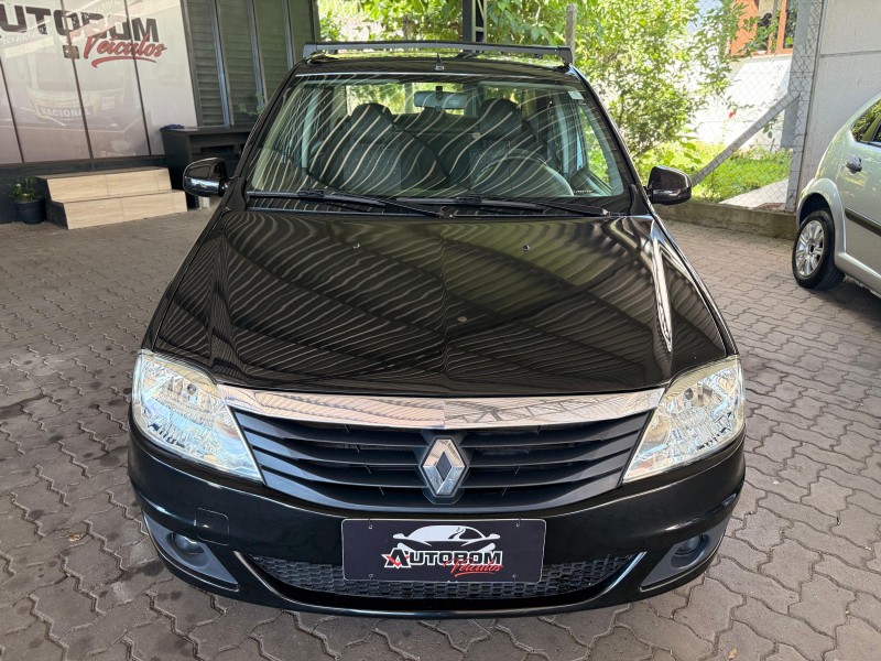 LOGAN 1.6 EXPRESSION 8V HI-FLEX 4P MANUAL - 2011 - CAXIAS DO SUL