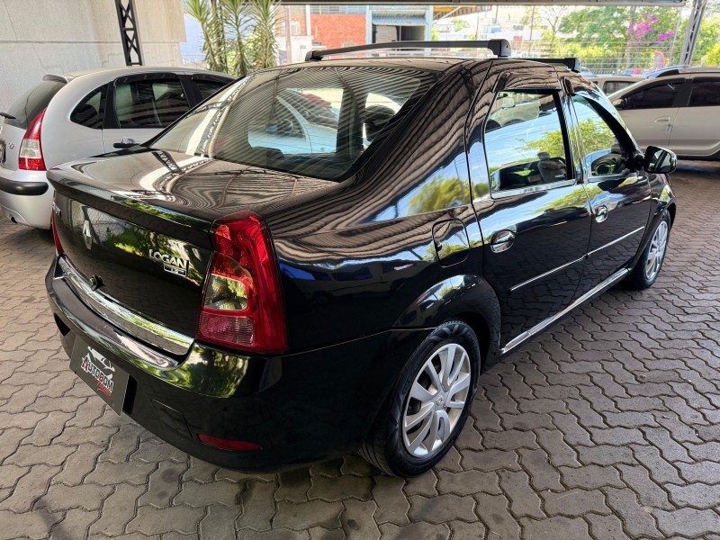 LOGAN 1.6 EXPRESSION 8V HI-FLEX 4P MANUAL - 2011 - CAXIAS DO SUL