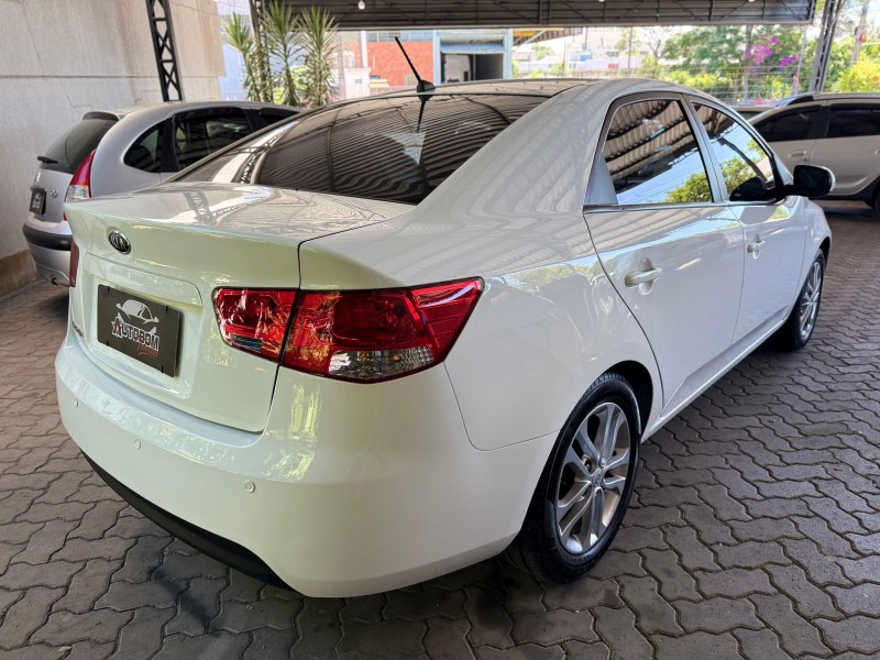 CERATO 1.6 EX3 SEDAN 16V GASOLINA 4P MANUAL - 2011 - CAXIAS DO SUL