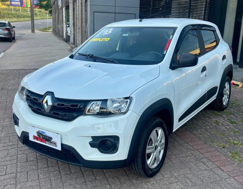 RENAULT - KWID 1.0 12V SCE FLEX ZEN MANUAL - 2017/2018 - Branca - R$ 38.900,00