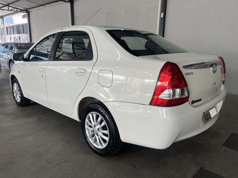ETIOS 1.5 XLS SEDAN 16V FLEX 4P MANUAL