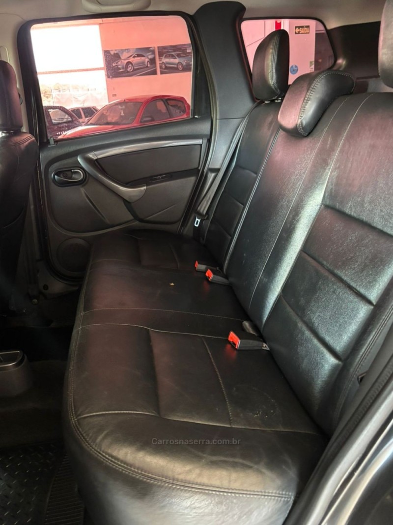 DUSTER 2.0 DYNAMIQUE 4X2 16V FLEX 4P AUTOMÁTICO - 2015 - IGREJINHA