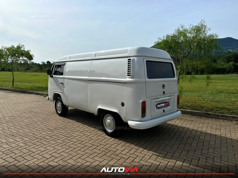 KOMBI 1.4 MI FURGÃO 8V FLEX 3P MANUAL - 2009 - SAPIRANGA