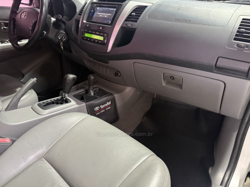 HILUX 3.0 SRV 4X4 CD 16V TURBO DIESEL 4P MANUAL - 2010 - GARIBALDI