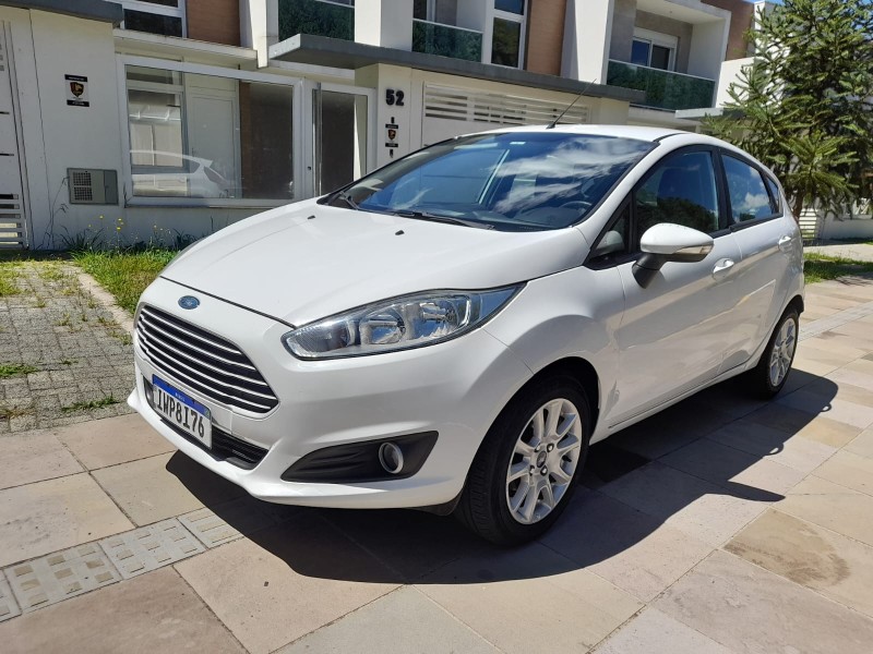 fiesta 1.6 se hatch 16v flex 4p automatico 2015 farroupilha