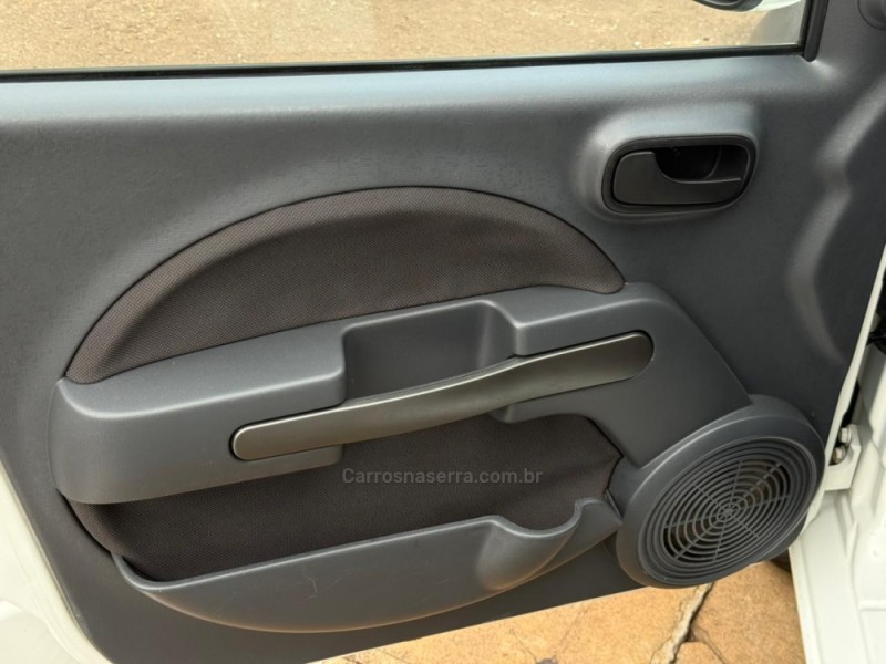 UNO 1.4 EVO WAY 8V FLEX 4P MANUAL - 2014 - LAGOA VERMELHA