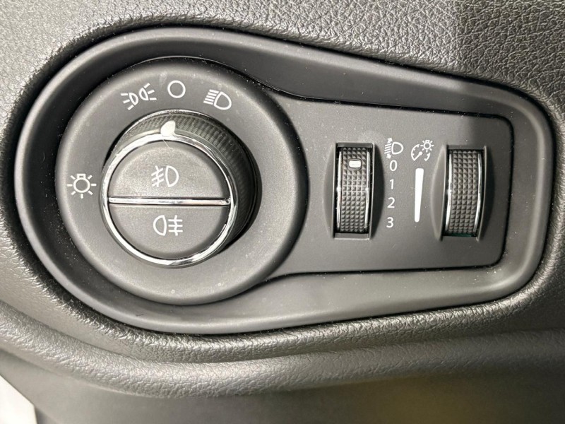 RENEGADE 1.8 16V FLEX SPORT 4P MANUAL - 2016 - FARROUPILHA