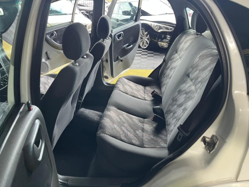 CORSA 1.0 MPFI JOY SEDAN 8V FLEX 4P MANUAL - 2002 - CAXIAS DO SUL