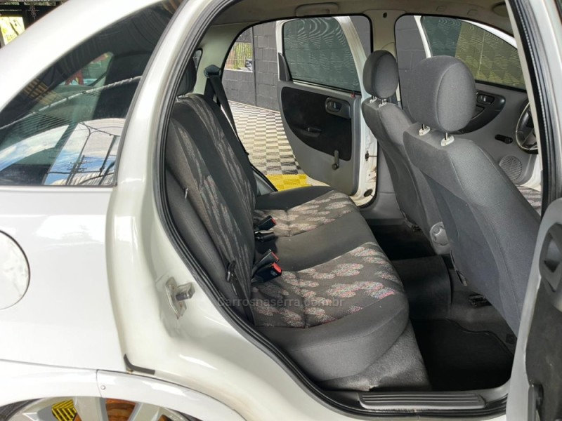 CORSA 1.0 MPFI JOY SEDAN 8V FLEX 4P MANUAL - 2002 - CAXIAS DO SUL