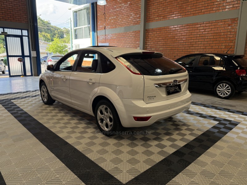 FOCUS 2.0 TITANIUM HATCH 16V FLEX 4P MANUAL - 2013 - BENTO GONçALVES