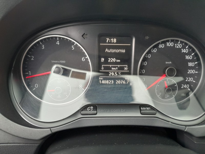 FOX 1.6 MI BLUEMOTION 8V FLEX 4P MANUAL - 2013 - NOVA PRATA