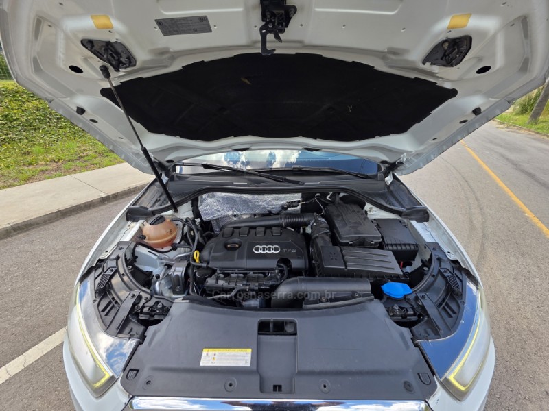 Q3 2.0 TFSI AMBIENTE QUATTRO 4P GASOLINA S TRONIC - 2015 - CAXIAS DO SUL