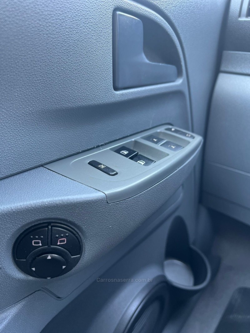 SPACEFOX 1.6 MI 8V FLEX 4P MANUAL - 2007 - DOIS IRMãOS