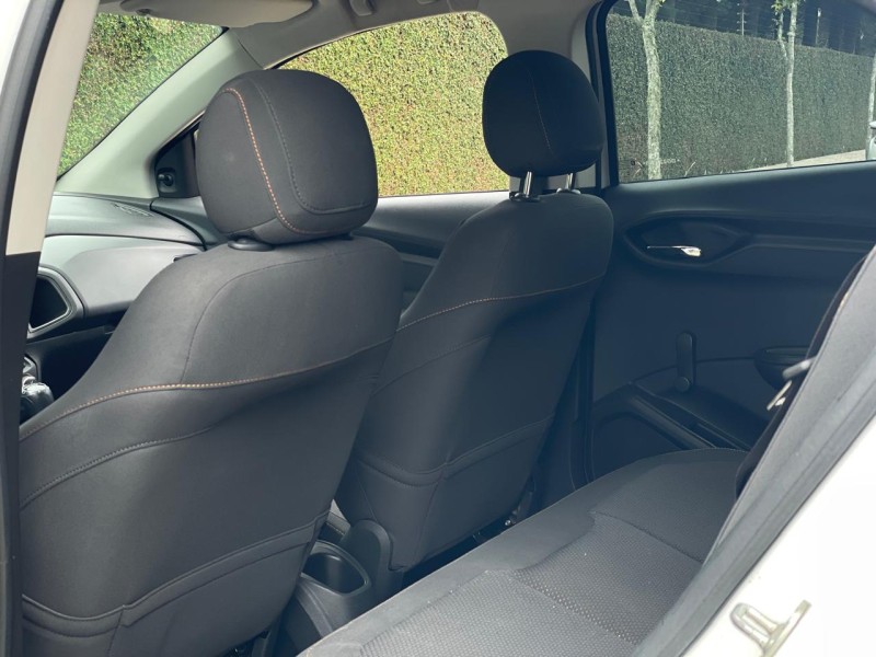 ONIX 1.4 MPFI LT 8V FLEX 4P MANUAL - 2013 - FARROUPILHA