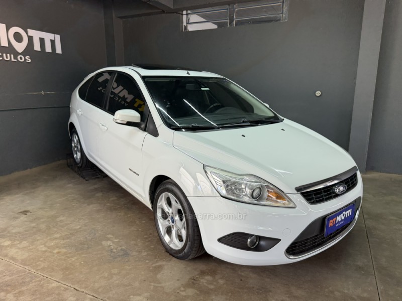 FOCUS 2.0 TITANIUM 16V FLEX 4P AUTOMÁTICO - 2013 - MUçUM