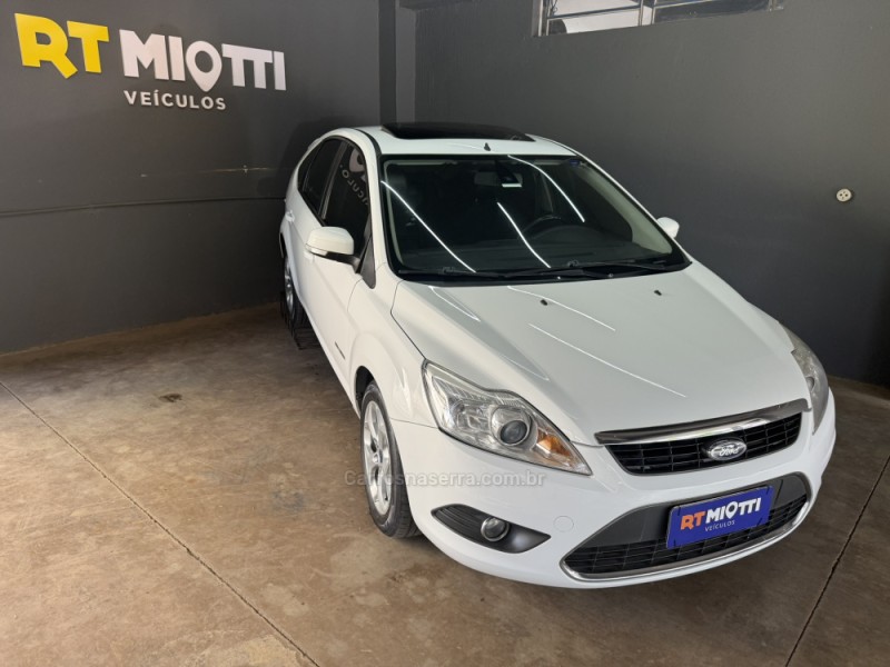 focus 2.0 titanium 16v flex 4p automatico 2013 mucum