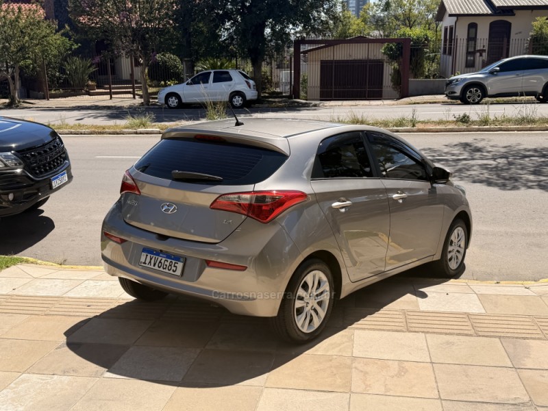 HB20 1.6 COMFORT PLUS 16V FLEX 4P MANUAL - 2017 - FARROUPILHA