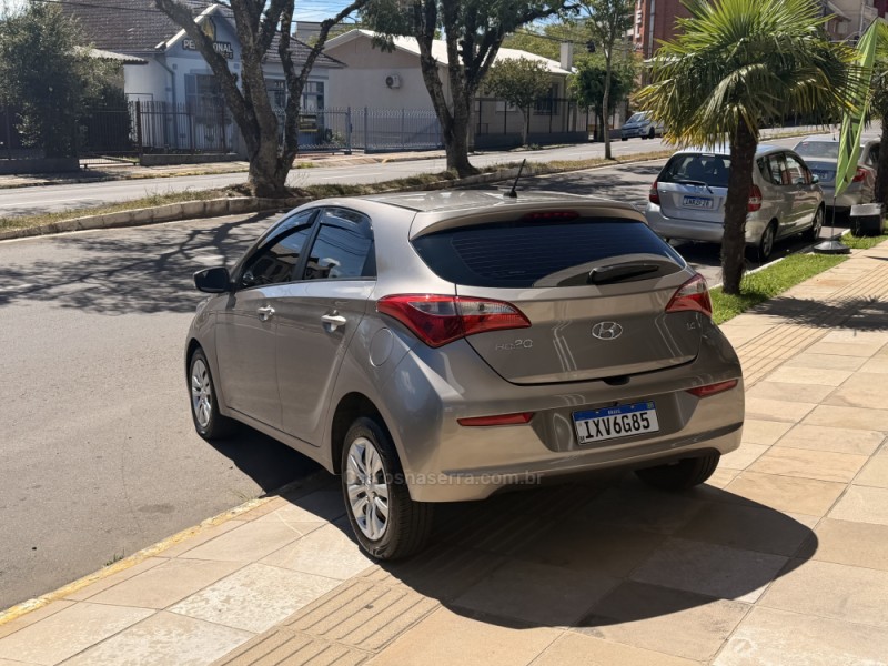 HB20 1.6 COMFORT PLUS 16V FLEX 4P MANUAL - 2017 - FARROUPILHA
