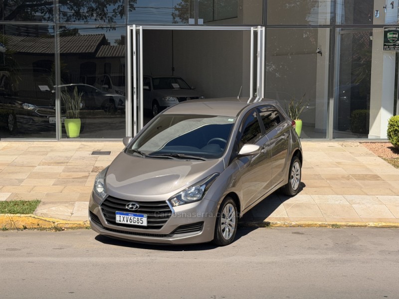 HB20 1.6 COMFORT PLUS 16V FLEX 4P MANUAL - 2017 - FARROUPILHA