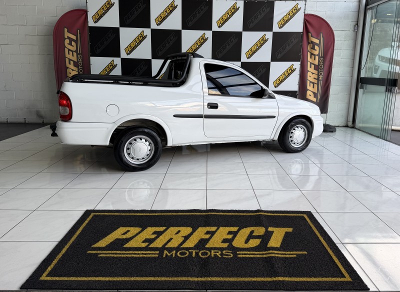 CORSA 1.6 MPFI STD CS PICK-UP 8V GASOLINA 2P MANUAL - 2003 - PORTãO