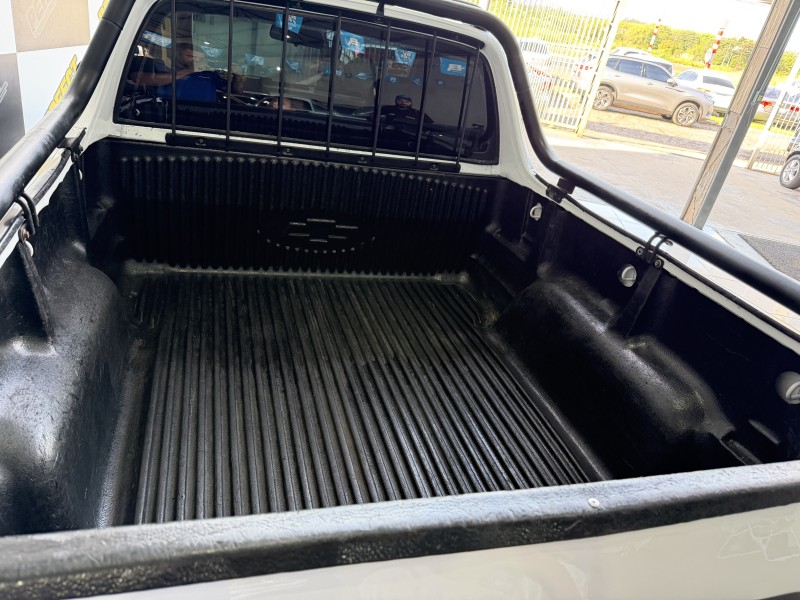 CORSA 1.6 MPFI STD CS PICK-UP 8V GASOLINA 2P MANUAL - 2003 - PORTãO