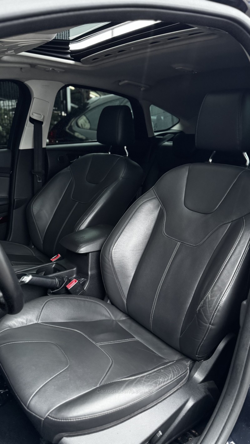 FOCUS 2.0 TITANIUM PLUS HATCH 16V FLEX 4P AUTO - 2016 - CAXIAS DO SUL