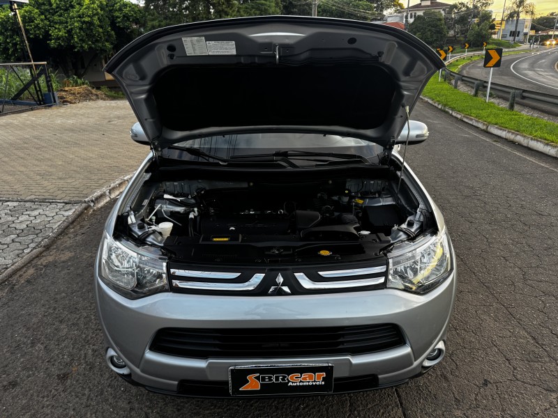 OUTLANDER 2.0 16V GASOLINA 4P AUTOMÁTICO - 2015 - DOIS IRMãOS