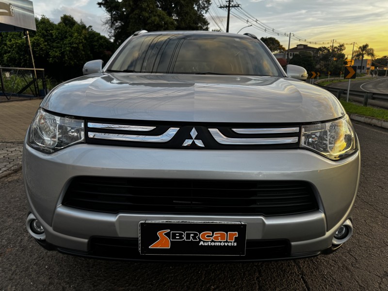 OUTLANDER 2.0 16V GASOLINA 4P AUTOMÁTICO - 2015 - DOIS IRMãOS